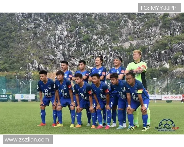 成都足球队的蜕变之旅：从地方球队到职业联赛的奋斗与荣耀